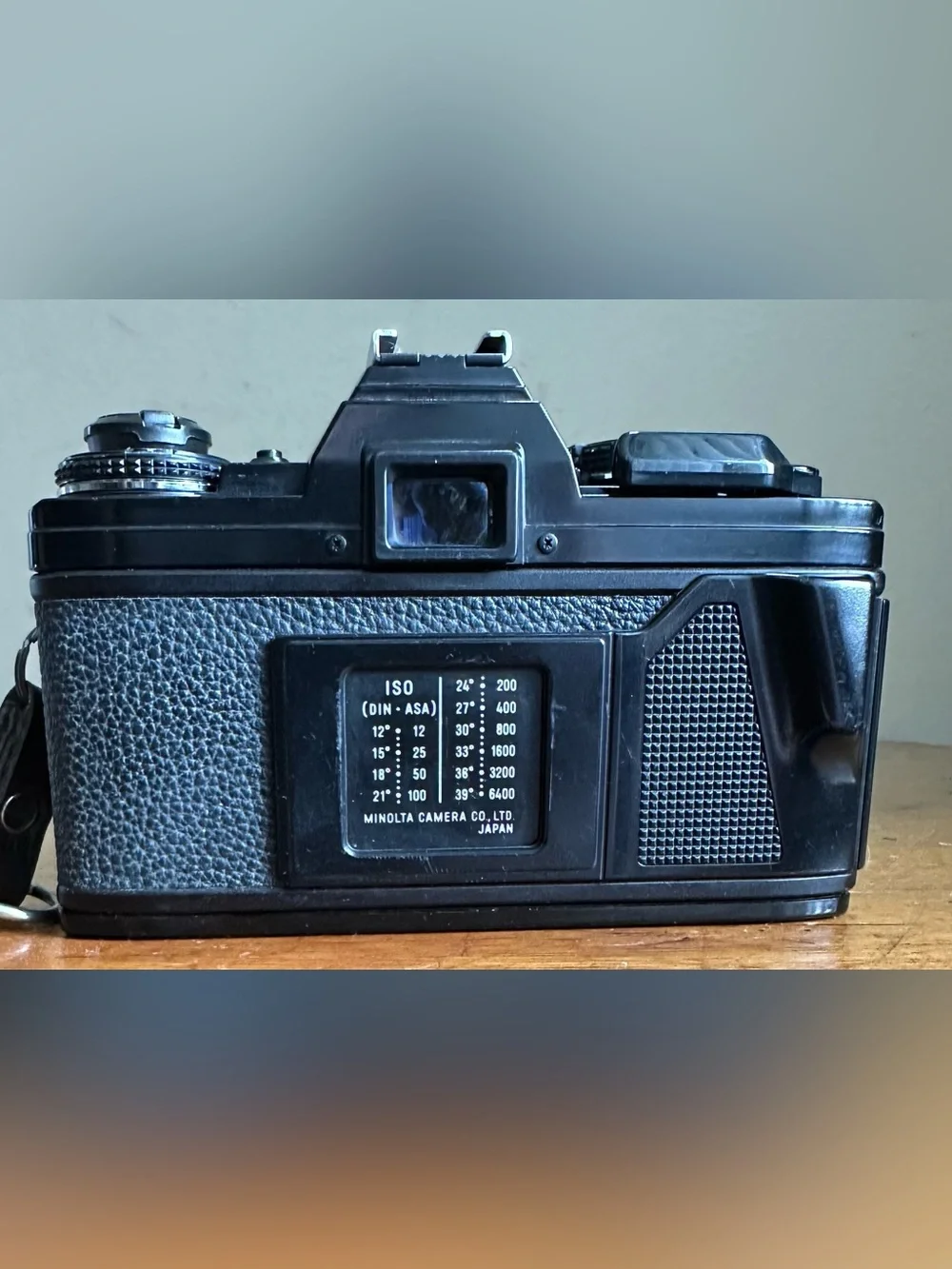 Minolta X-700 MPS 35mm SLR Film Camera w/1:2.8 f=35mm MC W. ROKKOR-HG Lens Japan